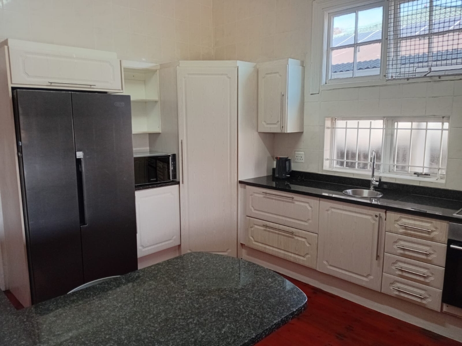 To Let 4 Bedroom Property for Rent in Selborne Eastern Cape